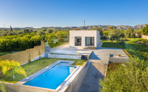 Eremita Villa Sicily: Sky, Plant, Water, Building, Property, Azure, Botany, Natural Landscape, Tree, Land Lot
