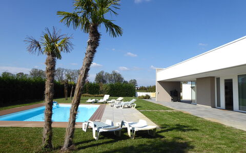 Stima Home, Padova, Pool, Ac: Shade, Landscaping, Estate, Lawn, Garden, Swimming Pool, Yard, Villa