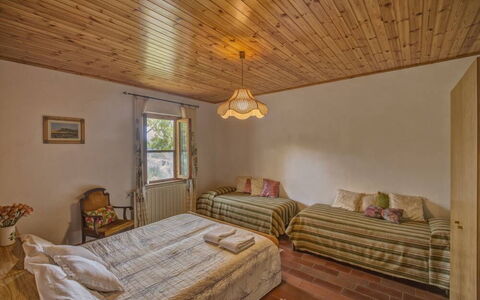 Leccino: Property, Furniture, Building, Comfort, Window, Wood, Interior Design, Table, Floor, Flooring