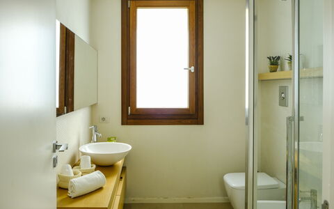 Villa Terrenove: Tap, Plumbing Fixture, Property, Bathroom Sink, Sink, Mirror, Bathroom, Purple, Interior Design