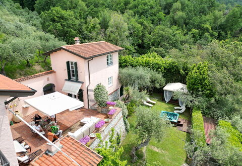 Villetta Verde: Plant, Building, Property, Tree, Window, House, Residential Area, Neighbourhood, Urban Design, Real Estate