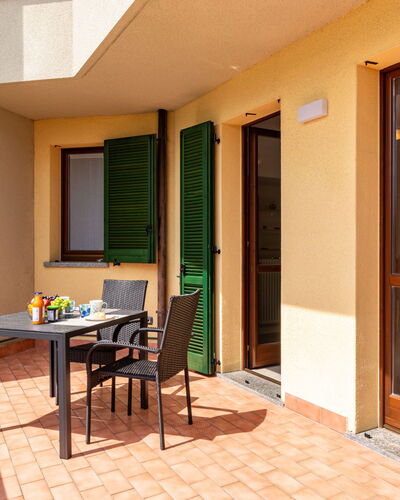 Re16 Regina: Building, Furniture, Table, Wood, Interior Design, Architecture, Flooring, Window, Door