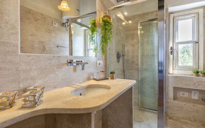 Accommodation:&nbsp;Capriccioli a 702.1