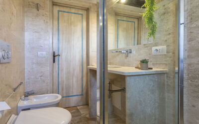 Accommodation:&nbsp;Capriccioli a 702.1