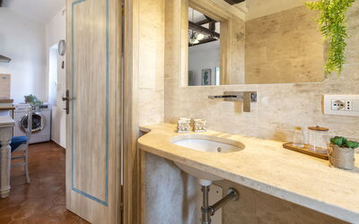 Accommodation:&nbsp;Capriccioli a 702.1