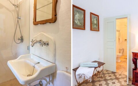 Masseria Tagliente: Mirror, Tap, Sink, Property, Plumbing Fixture, Bathroom Sink, Building, Interior Design, Bathroom, Picture Frame