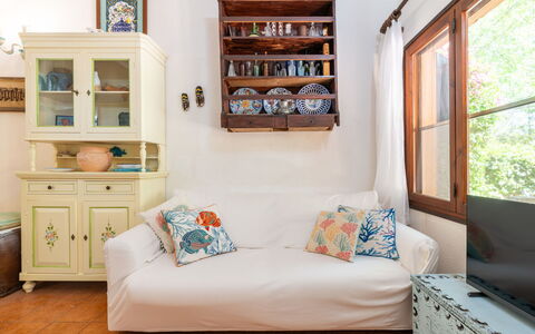 Cordolino Blu: Furniture, Property, Window, Shelf, Couch, Azure, Wood, Building, Interior Design, Comfort