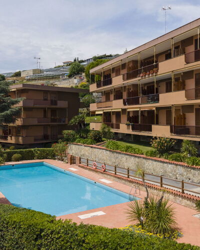 Amica: Plant, Water, Cloud, Building, Sky, Swimming Pool, Tree, Window, Condominium, Urban Design