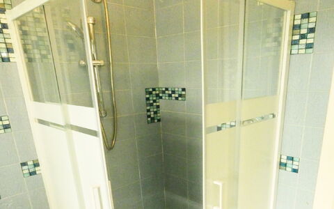 Casa Vacanze Sabrina: Shower Head, Plumbing Fixture, Bathroom, Shower, Shower Door, Floor, Shower Bar, Composite Material, Plumbing