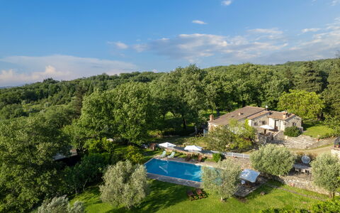 Villa Ida: Cloud, Sky, Plant, Ecoregion, Natural Landscape, Tree, Highland, Land Lot, Cumulus, Real Estate