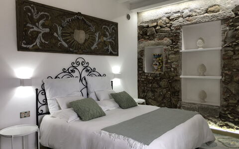 San Noto House With Pool Ac Wifi: Furniture, Property, Picture Frame, Plant, Comfort, Building, Bed Frame, Interior Design, Wood, Lighting