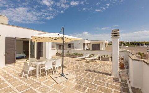 Loft San Giovanni in Gallipoli: Flooring, Floor, Tile, Design, Courtyard