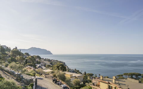 Pieve Ligure Seaside View, Wifi: Coast, Horizon, Coastal And Oceanic Landforms, Sea, Landscape, Ocean, Shore, Hill Station, Beach, Promontory
