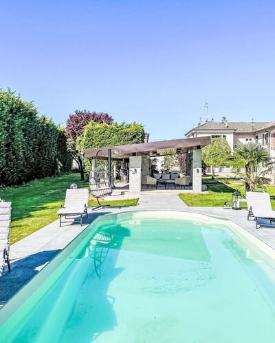 Tenuta Beatrice: Water, Plant, Property, Building, Sky, Azure, Green, Swimming Pool, Grass, Tree