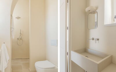 Camera 4 - Matrimoniale con Vista Giardino - Masse: Mirror, Plumbing Fixture, Sink, Bathroom, Purple, Bathroom Sink, Building, Toilet Seat, Interior Design