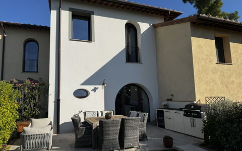 Ciliegino Spereto Apartment, Pool And Relax , Mont: Home, Residential Area, House, Door, Estate, Shade, Yard, Villa, Balcony, Hacienda