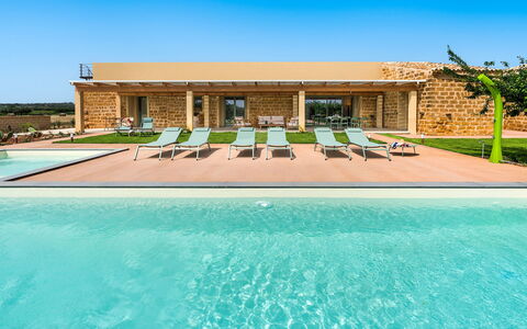 Cavial: Water, Sky, Plant, Property, Building, Window, Swimming Pool, Azure, Shade, Rectangle
