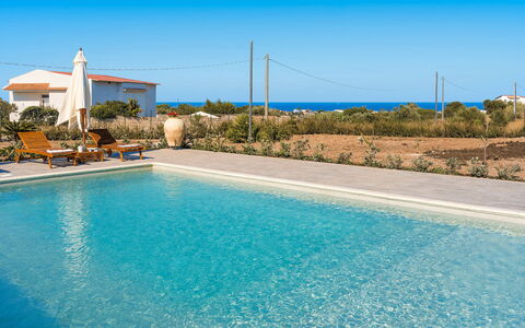 Villa Paolina: Water, Sky, Plant, Daytime, Azure, Swimming Pool, Blue, Building, Arecales, Rectangle