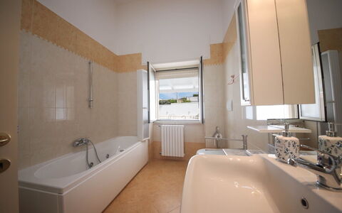 Villa Azzurra Seaview In Monopoli, Puglia: Bathtub, Tap, Property, Plumbing Fixture, Bathroom, Building, Wood, Interior Design, Sink