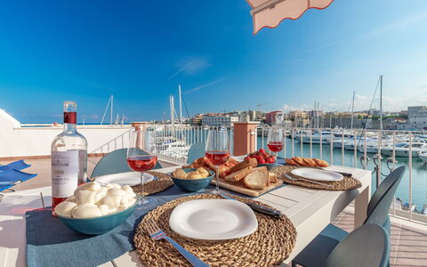 Sospiri Sul Mare: Sky, Property, Water, Cloud, Azure, Tableware, Blue, Table, Dishware, Building