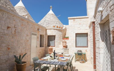 Country Trullo Rosso With Jacuzzi Alberobello
