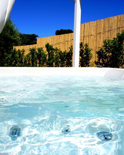 Apartments In Villa Selva, Locorotondo, Puglia: Water, Daytime, Building, Sky, Light, Blue, Swimming Pool, Green, World, Azure
