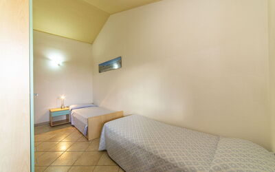 Trilocale 2: Floor, Flooring, Ceiling, Interior Design, Room, Bedroom, Bed, Bedding, Bed Frame, Bed Sheet