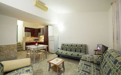 Accommodation:&nbsp;Trilocale Villa 1