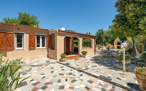 Doxina: Flagstone, Door, Cobblestone, Cottage, Shade, Tile, Driveway, Concrete, Garden, Landscaping