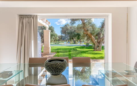 Trullo Brenda: Furniture, Interior Design, Table, Flooring, Chair, Kitchen & Dining Room Table, Floor, Ceiling, Home, Dining Room