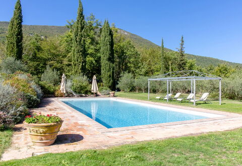 Villa la Felce: Swimming Pool, Resort, Garden, Landscaping, Eco Hotel, Outdoor Furniture, Water Feature, Leisure, Flagstone, Shade