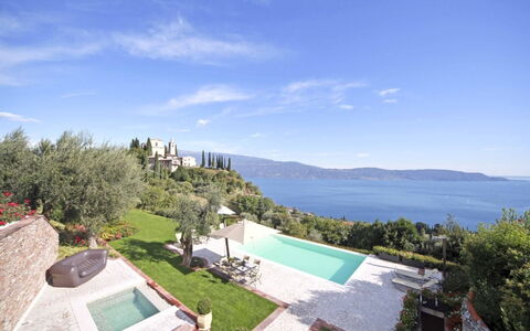 Villa le Selve: Landscape, Coastal And Oceanic Landforms, Coast, Sea, Estate, Landscaping, Garden, Resort, Resort Town, Bay