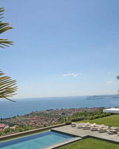 Villa Garda: Sea, Coastal And Oceanic Landforms, Residential Area, Coast, Ocean, Resort, Estate, Eco Hotel, Resort Town, Swimming Pool