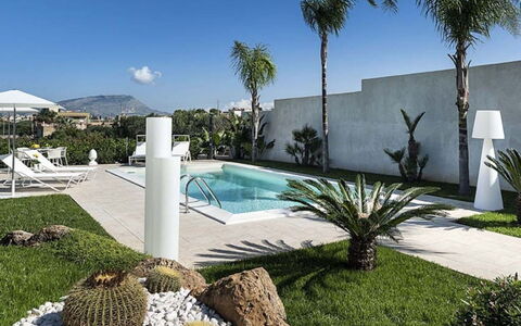 Villa della Laguna: Resort, Garden, Landscaping, Eco Hotel, Swimming Pool, Shade, Flowerpot, Hacienda