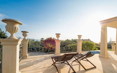 Villa del Drago: Column, Baluster, Balcony, Shade, Molding, Design, Handrail, Villa, Outdoor Structure, Porch