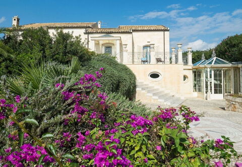 Villa del Drago: Shrub, Garden, Estate, Landscaping, Mansion, Hacienda, Villa, Botanical Garden, Yard, Driveway