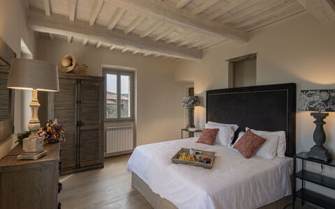Villa Ugo: Furniture, Bed, Bedroom, Interior Design, Bedding, Bed Sheet, Linens, Room, Throw Pillow, Pillow
