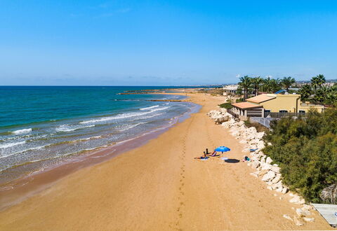 Casa sul Mare: Sky, Blue, Water, Beach, Body Of Water, Coast, Sea, Summer, Coastal And Oceanic Landforms, Horizon