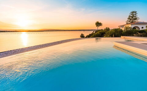Villa Vernissage: Blue, Water, Body Of Water, Horizon, Sea, Coastal And Oceanic Landforms, Ocean, Swimming Pool, Lake, Coast