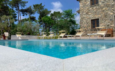 Villa Sarzana: Blue, Swimming Pool, Resort, Composite Material, Eco Hotel, Estate, Water Feature, Shade, Villa, Tile