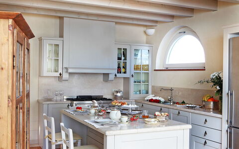 Tenuta le Selve: Furniture, Kitchen, Interior Design, Countertop, Flooring, Wood, Cabinetry, Kitchen Appliance, Home, Lighting