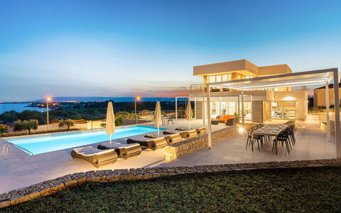 Villa Nina: Estate, Resort, Villa, Mansion, Swimming Pool, Eco Hotel, Hotel, Penthouse Apartment, Resort Town