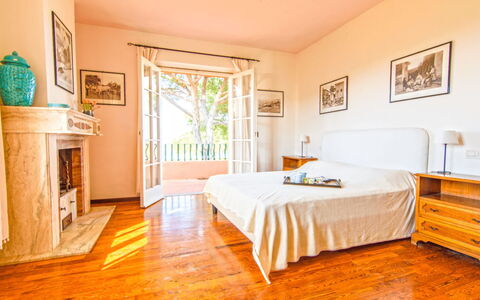 Villa Magazzini: Flooring, Furniture, Interior Design, Wood, Floor, Bed, Bedroom, Room, Bed Sheet, Home