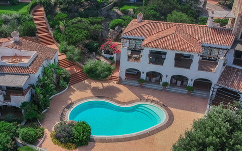 Porto Cervo Apartments Wifi And Ac: Residential Area, Resort, Estate, Hacienda, Swimming Pool, Garden, Villa, Landscaping, Mansion, Courtyard