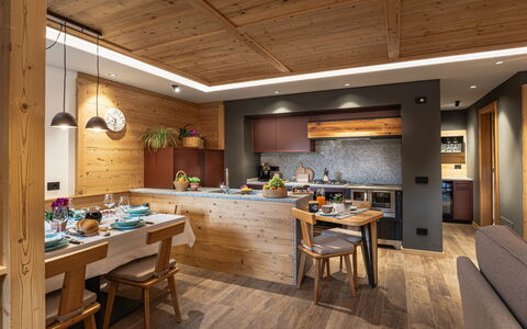 Baita Granda: Furniture, Wood, Interior Design, Ceiling, Flooring, Kitchen, Kitchen & Dining Room Table, Home, Table, Chair