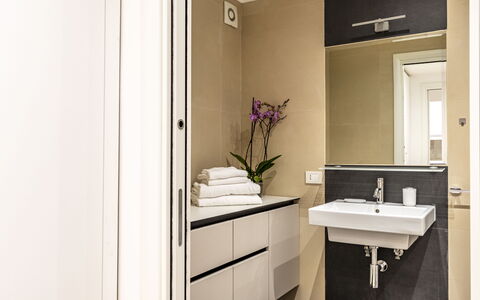 Suite Trastevere: Interior Design, Wall, Flooring, Floor, Plumbing Fixture, Bathroom Sink, Bathroom, Bathroom Cabinet, Sink, Mirror