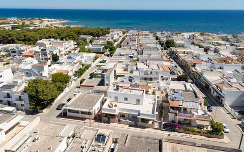 La Maison De Rosetta: Daytime, Building, Residential Area, Urban Area, City, Town, Neighbourhood, House, Home, Architecture