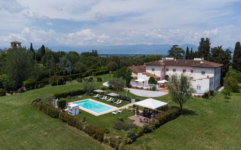Villa Yvonne: Garden, Food, Villa, Swimming Pool, Hacienda