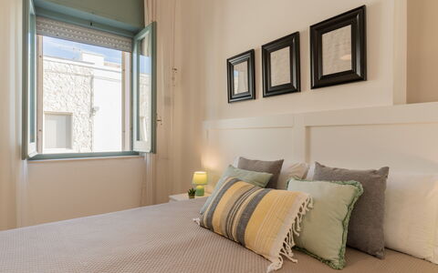 Casa Olimpo: Interior Design, Wall, Wood, Bedroom, Furniture, Flooring, Bed, Floor, Room, Ceiling