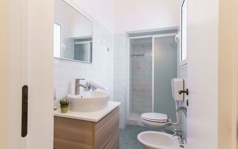 Casa Olimpo: Interior Design, Flooring, Floor, Plumbing Fixture, Bathroom, Bathroom Sink, Sink, Ceiling, Room, Tap